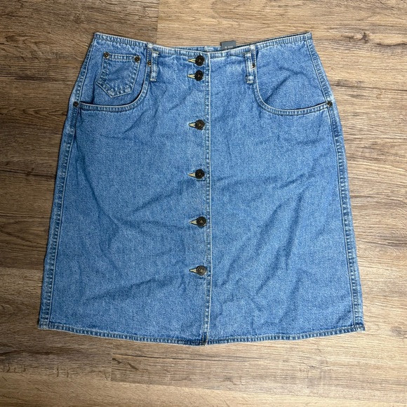 Lizwear Classic Blue Denim Mini Skirt - Picture 1 of 8